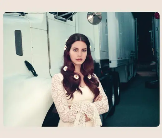 Lana del Rey est considerando lanzar un lbum con 25 canciones inditas. 